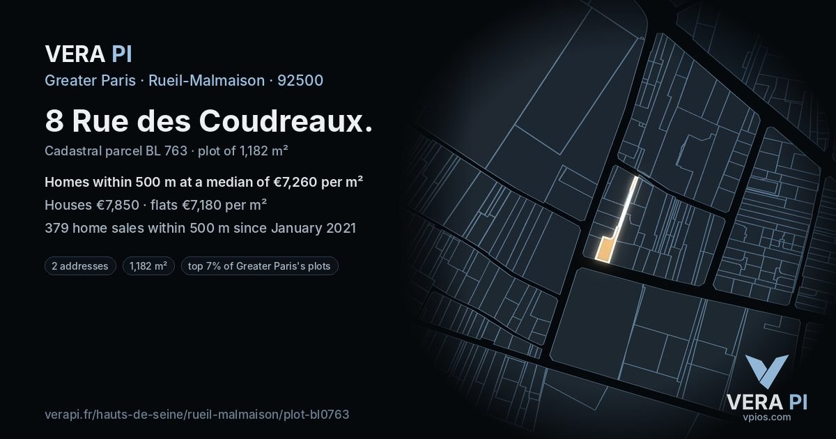 8 Rue des Coudreaux, Rueil-Malmaison at night – the plot lit, the parcels around coloured by the prices near them