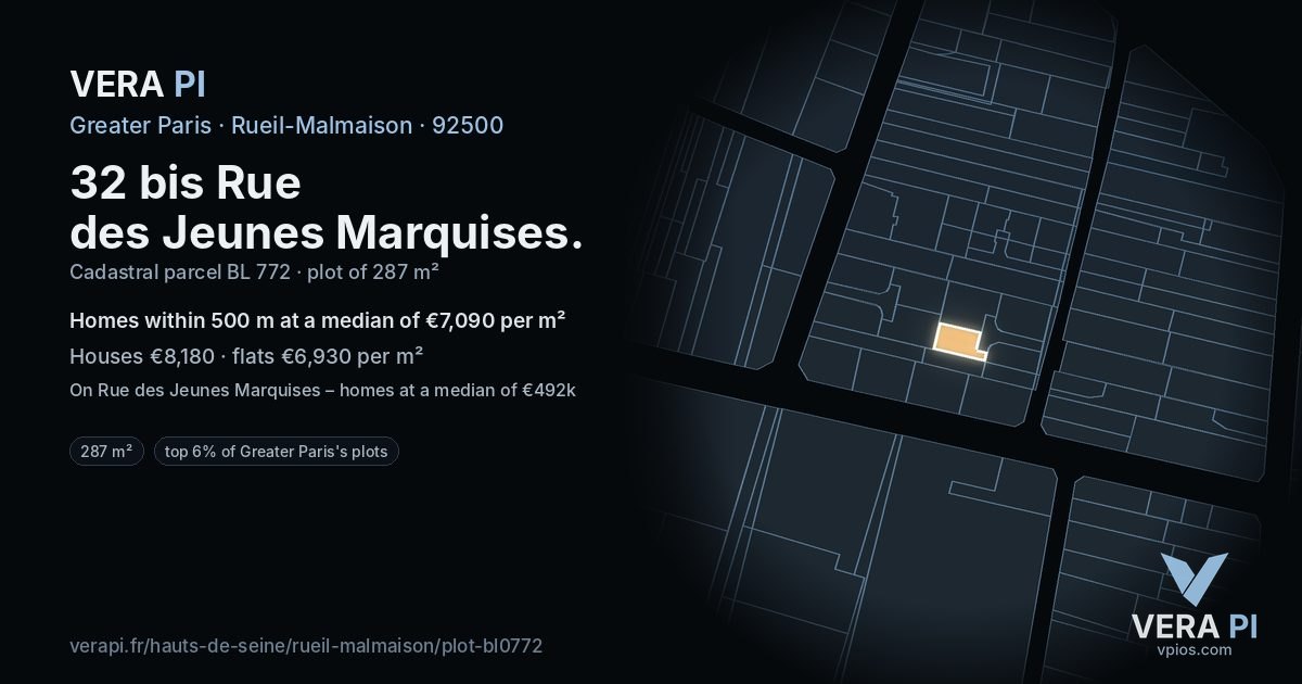 32 bis Rue des Jeunes Marquises, Rueil-Malmaison at night – the plot lit, the parcels around coloured by the prices near them