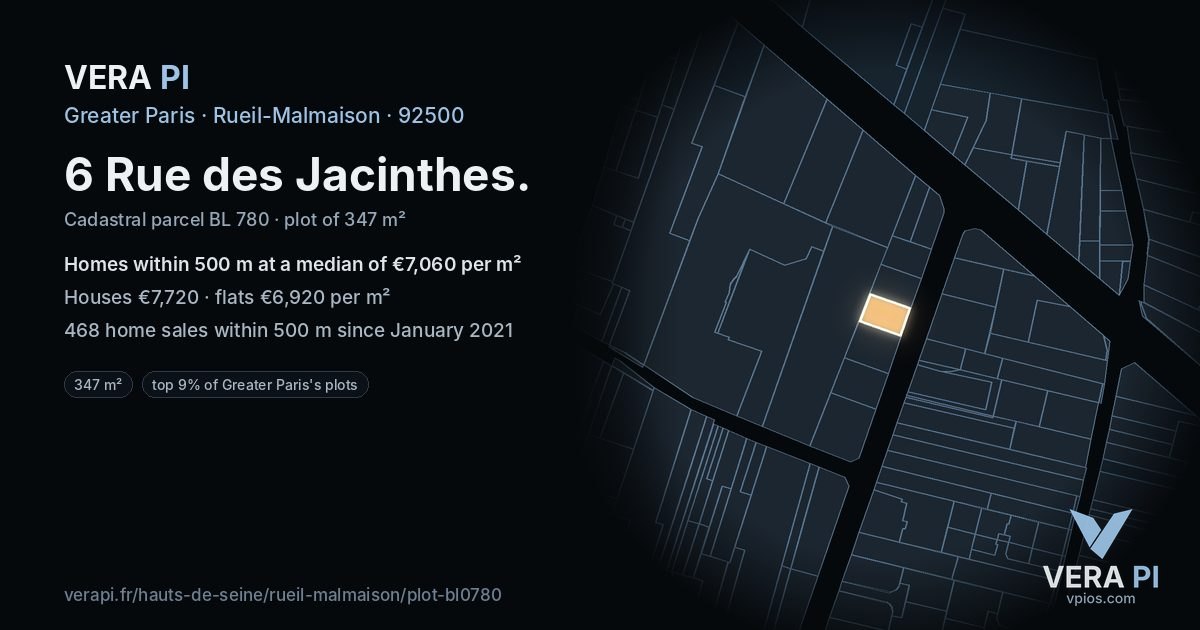 6 Rue des Jacinthes, Rueil-Malmaison at night – the plot lit, the parcels around coloured by the prices near them