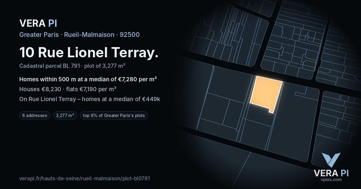 10 Rue Lionel Terray, Rueil-Malmaison at night – the plot lit, the parcels around coloured by the prices near them