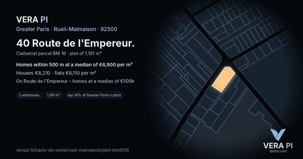 40 Route de l'Empereur, Rueil-Malmaison at night – the plot lit, the parcels around coloured by the prices near them