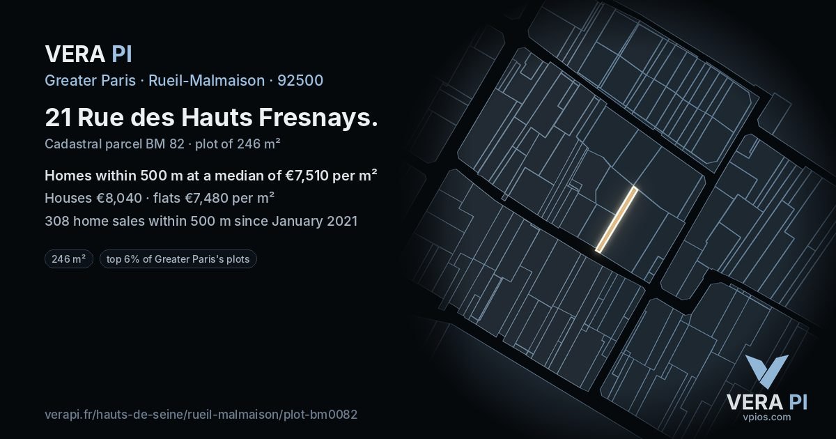 21 Rue des Hauts Fresnays, Rueil-Malmaison at night – the plot lit, the parcels around coloured by the prices near them