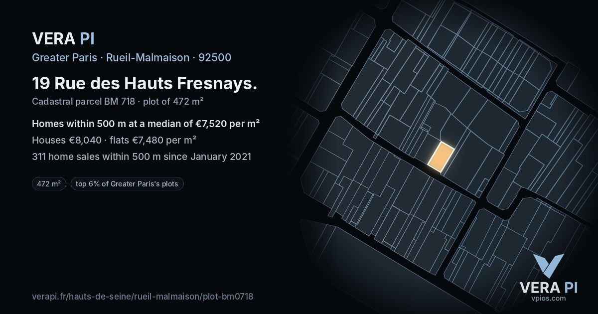 19 Rue des Hauts Fresnays, Rueil-Malmaison at night – the plot lit, the parcels around coloured by the prices near them