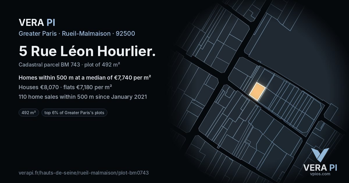 5 Rue Léon Hourlier, Rueil-Malmaison at night – the plot lit, the parcels around coloured by the prices near them
