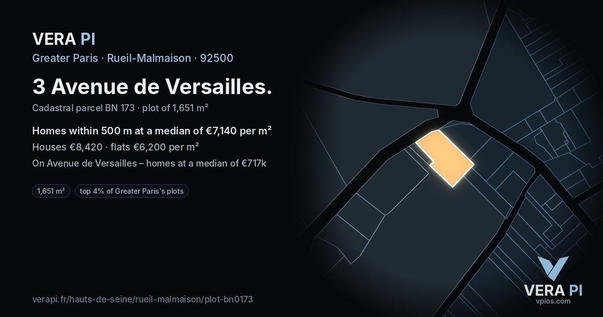 3 Avenue de Versailles, Rueil-Malmaison at night – the plot lit, the parcels around coloured by the prices near them