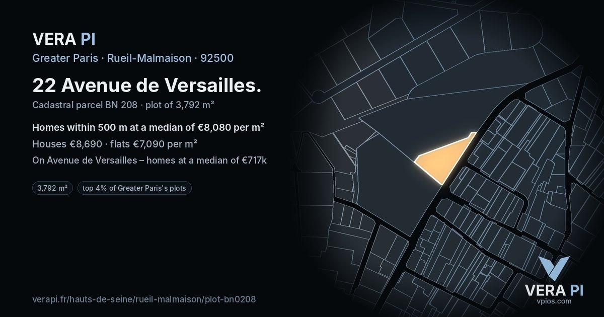 22 Avenue de Versailles, Rueil-Malmaison at night – the plot lit, the parcels around coloured by the prices near them