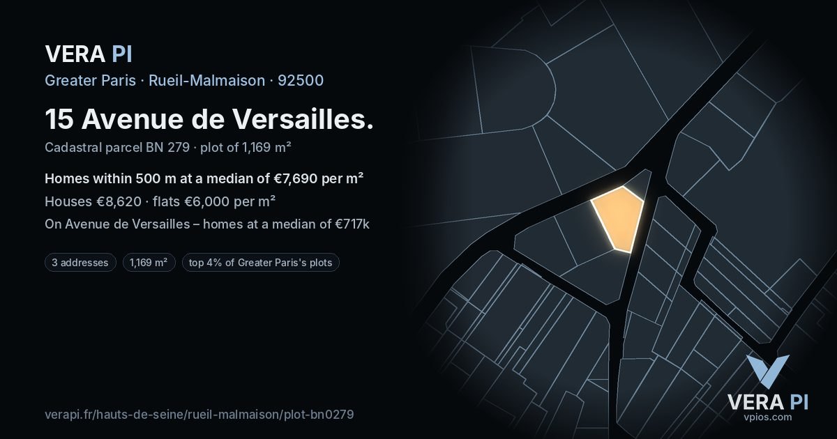 15 Avenue de Versailles, Rueil-Malmaison at night – the plot lit, the parcels around coloured by the prices near them