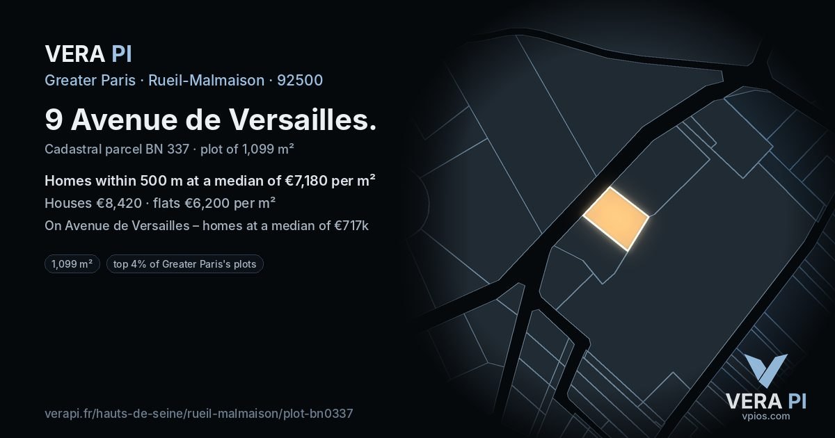 9 Avenue de Versailles, Rueil-Malmaison at night – the plot lit, the parcels around coloured by the prices near them