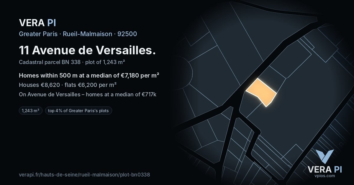 11 Avenue de Versailles, Rueil-Malmaison at night – the plot lit, the parcels around coloured by the prices near them