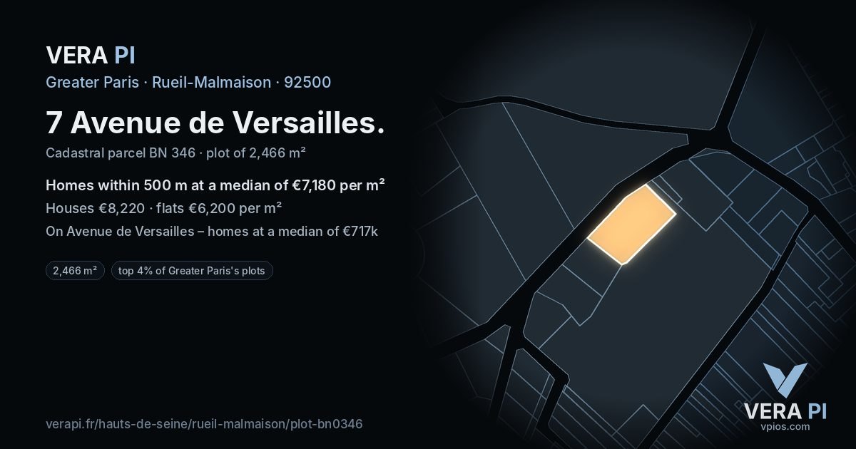 7 Avenue de Versailles, Rueil-Malmaison at night – the plot lit, the parcels around coloured by the prices near them