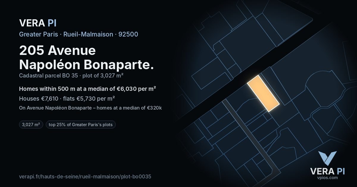 205 Avenue Napoléon Bonaparte, Rueil-Malmaison at night – the plot lit, the parcels around coloured by the prices near them