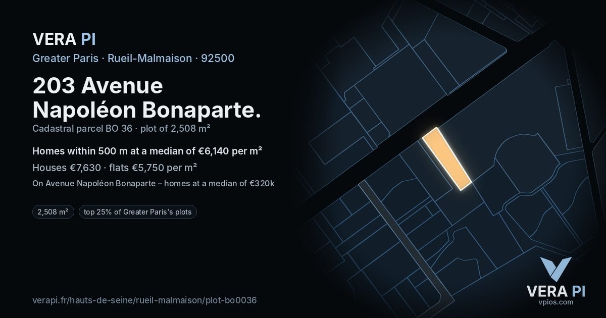 203 Avenue Napoléon Bonaparte, Rueil-Malmaison at night – the plot lit, the parcels around coloured by the prices near them