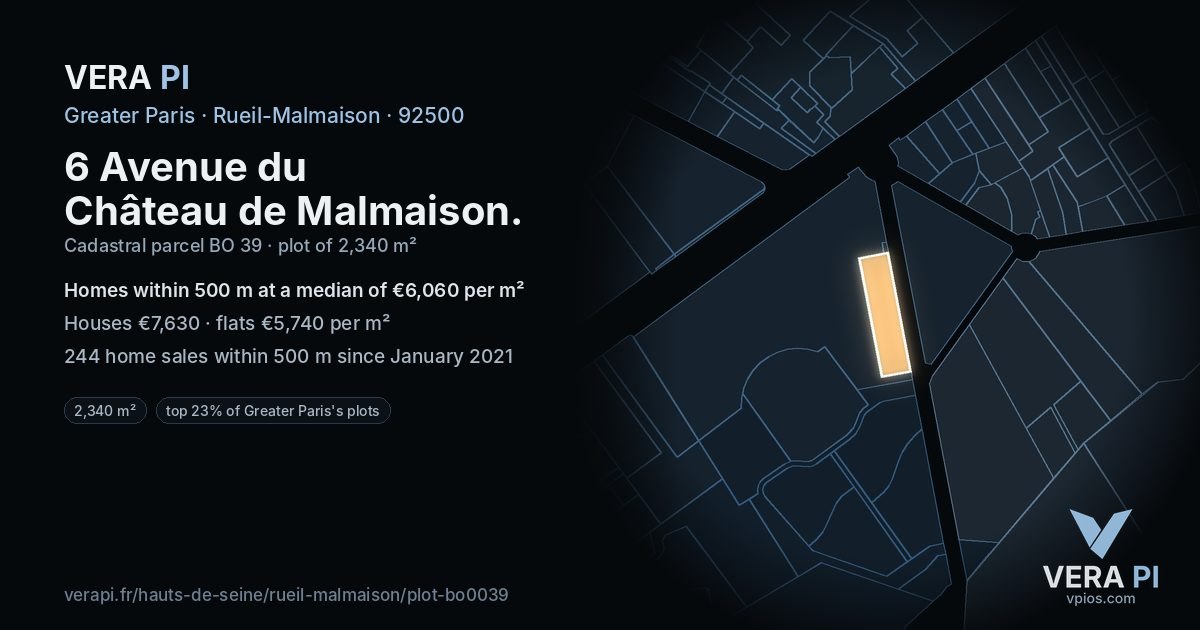 6 Avenue du Château de Malmaison, Rueil-Malmaison at night – the plot lit, the parcels around coloured by the prices near them
