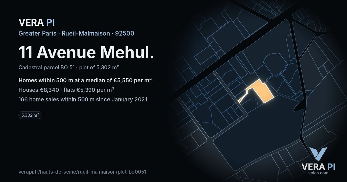 11 Avenue Mehul, Rueil-Malmaison at night – the plot lit, the parcels around coloured by the prices near them