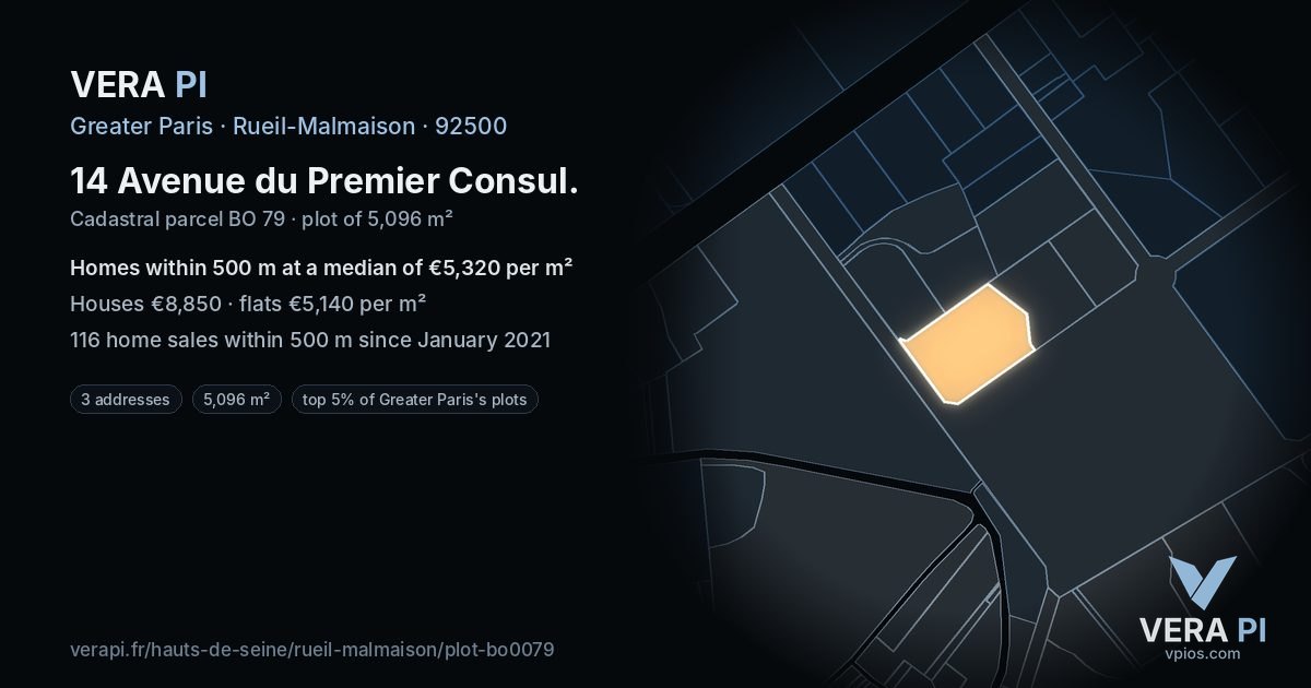 14 Avenue du Premier Consul, Rueil-Malmaison at night – the plot lit, the parcels around coloured by the prices near them