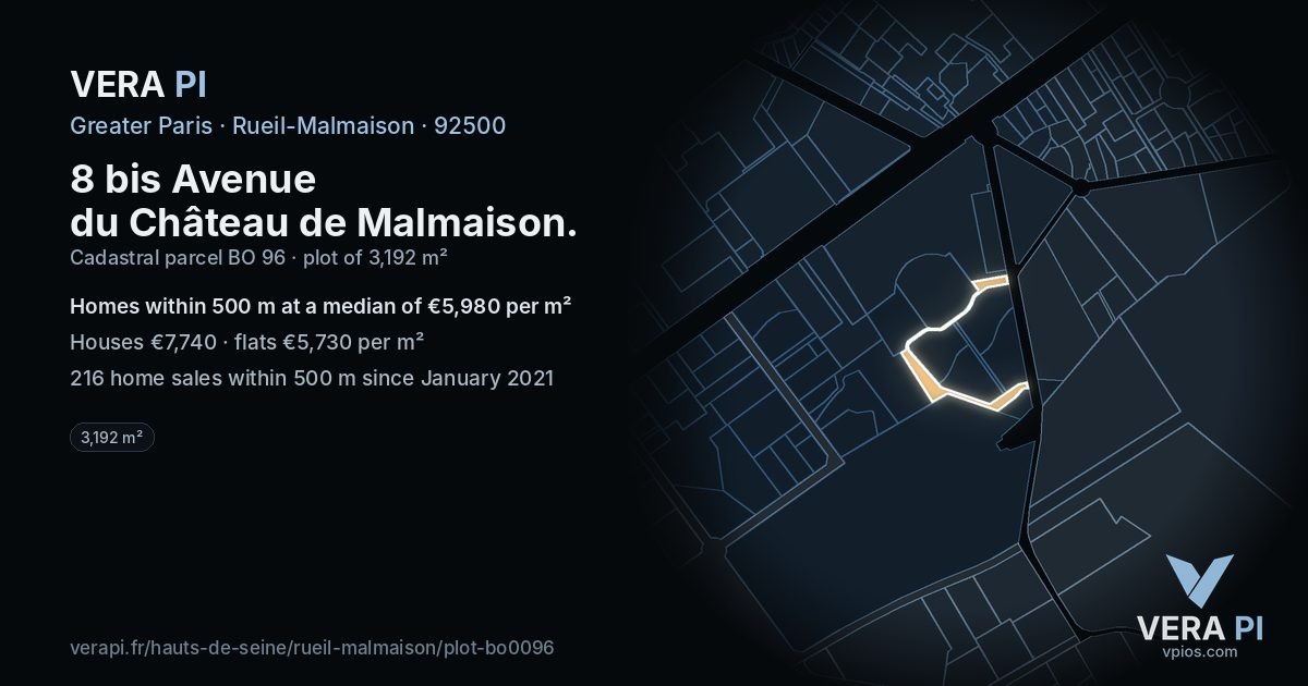 8 bis Avenue du Château de Malmaison, Rueil-Malmaison at night – the plot lit, the parcels around coloured by the prices near them