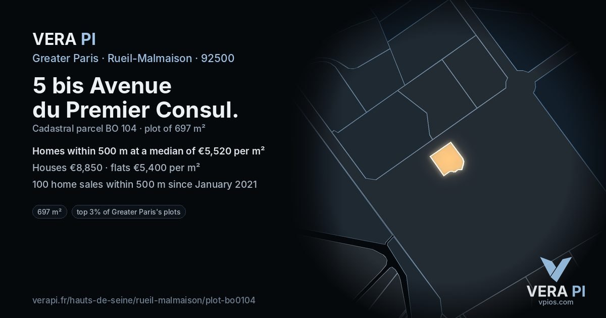 5 bis Avenue du Premier Consul, Rueil-Malmaison at night – the plot lit, the parcels around coloured by the prices near them