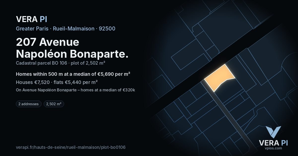 207 Avenue Napoléon Bonaparte, Rueil-Malmaison at night – the plot lit, the parcels around coloured by the prices near them