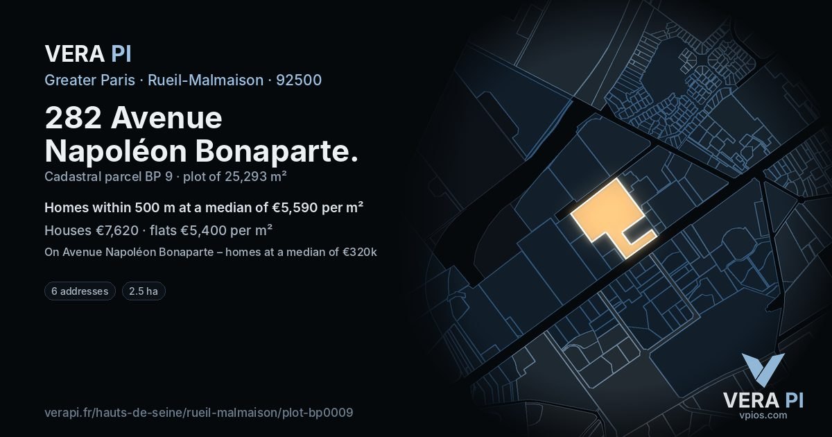 282 Avenue Napoléon Bonaparte, Rueil-Malmaison at night – the plot lit, the parcels around coloured by the prices near them
