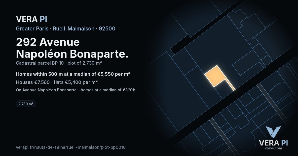 292 Avenue Napoléon Bonaparte, Rueil-Malmaison at night – the plot lit, the parcels around coloured by the prices near them