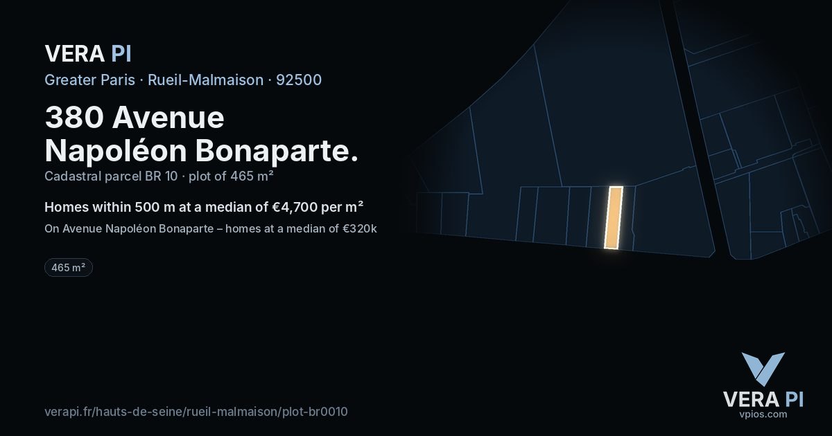 380 Avenue Napoléon Bonaparte, Rueil-Malmaison at night – the plot lit, the parcels around coloured by the prices near them