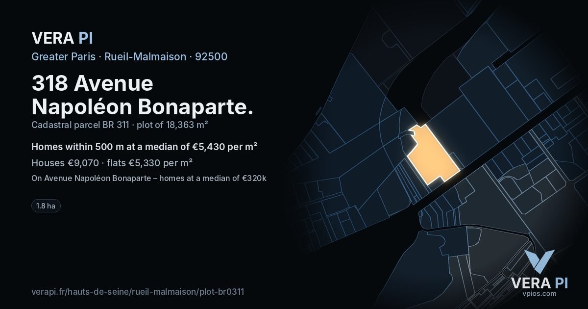 318 Avenue Napoléon Bonaparte, Rueil-Malmaison at night – the plot lit, the parcels around coloured by the prices near them