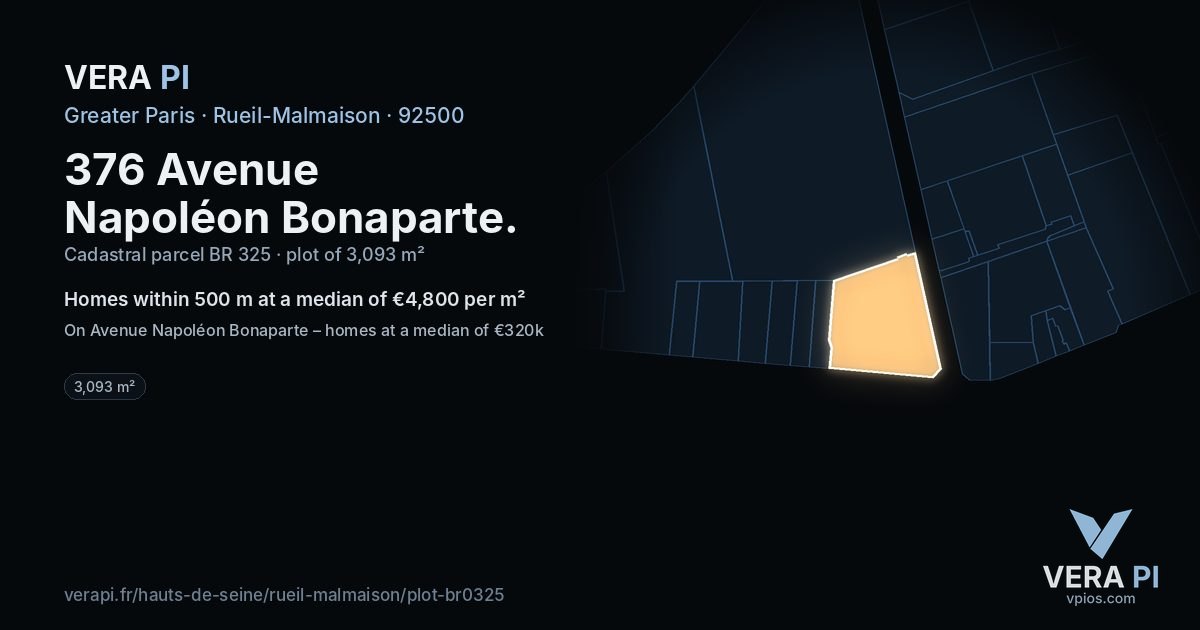 376 Avenue Napoléon Bonaparte, Rueil-Malmaison at night – the plot lit, the parcels around coloured by the prices near them