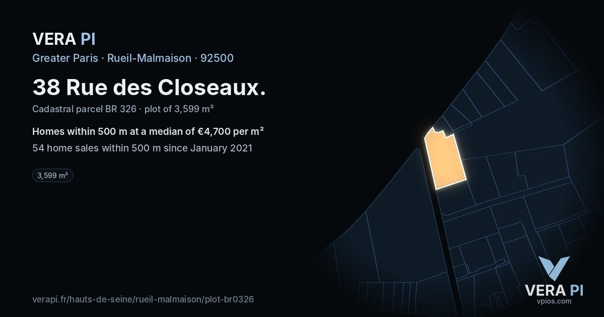 38 Rue des Closeaux, Rueil-Malmaison at night – the plot lit, the parcels around coloured by the prices near them