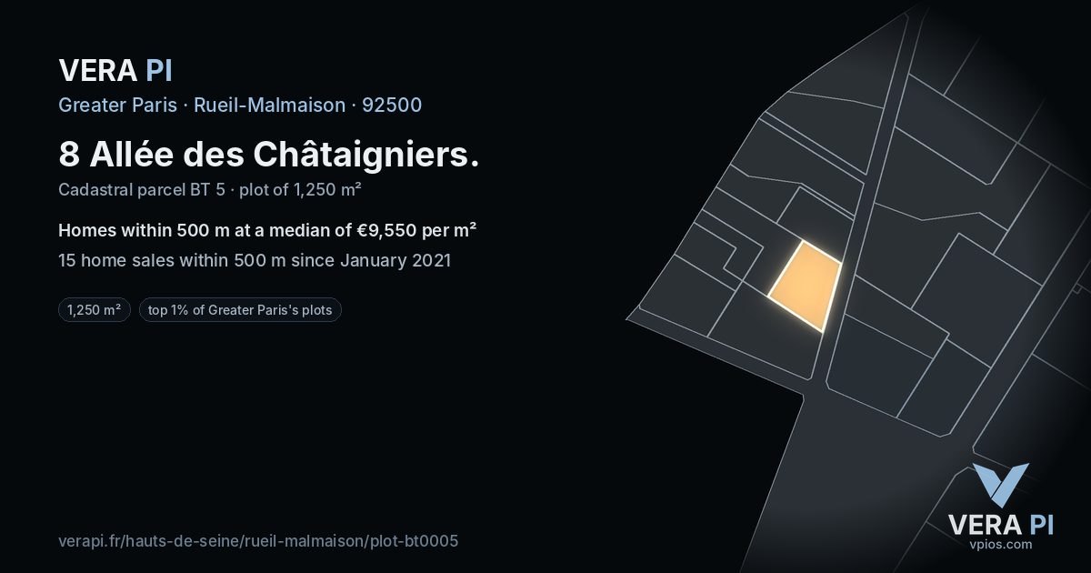 8 Allée des Châtaigniers, Rueil-Malmaison at night – the plot lit, the parcels around coloured by the prices near them