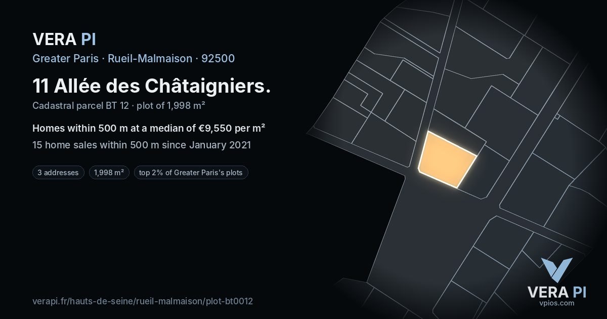 11 Allée des Châtaigniers, Rueil-Malmaison at night – the plot lit, the parcels around coloured by the prices near them