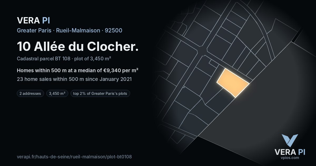 10 Allée du Clocher, Rueil-Malmaison at night – the plot lit, the parcels around coloured by the prices near them