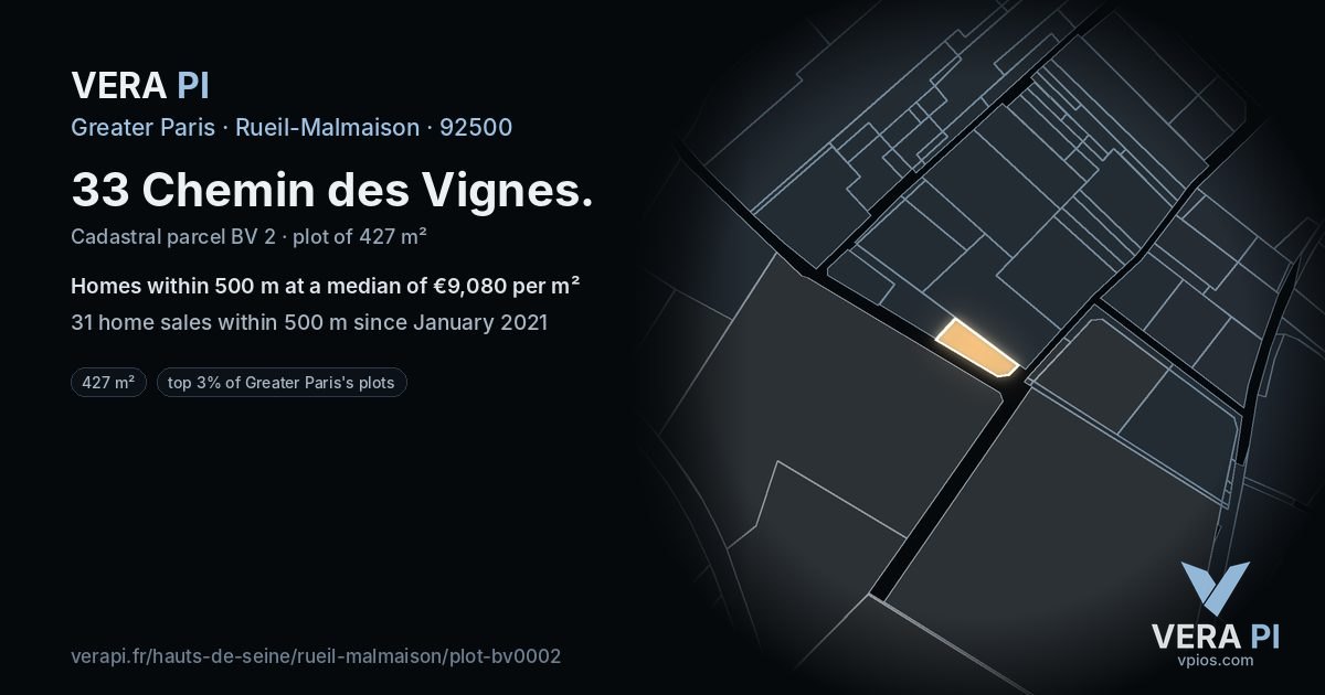 33 Chemin des Vignes, Rueil-Malmaison at night – the plot lit, the parcels around coloured by the prices near them
