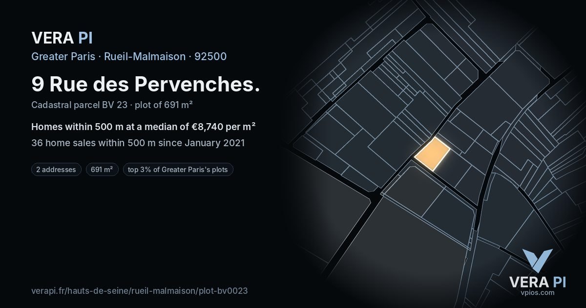 9 Rue des Pervenches, Rueil-Malmaison at night – the plot lit, the parcels around coloured by the prices near them