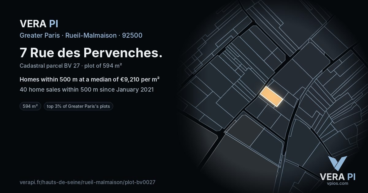 7 Rue des Pervenches, Rueil-Malmaison at night – the plot lit, the parcels around coloured by the prices near them