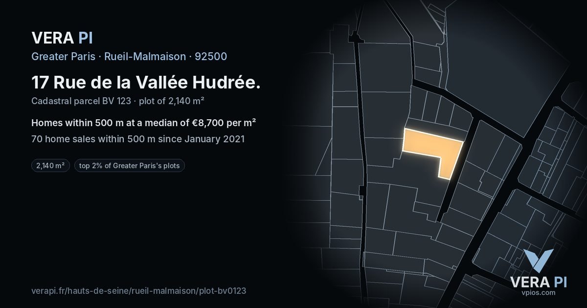 17 Rue de la Vallée Hudrée, Rueil-Malmaison at night – the plot lit, the parcels around coloured by the prices near them