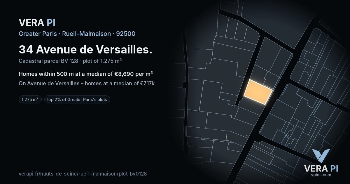 34 Avenue de Versailles, Rueil-Malmaison at night – the plot lit, the parcels around coloured by the prices near them