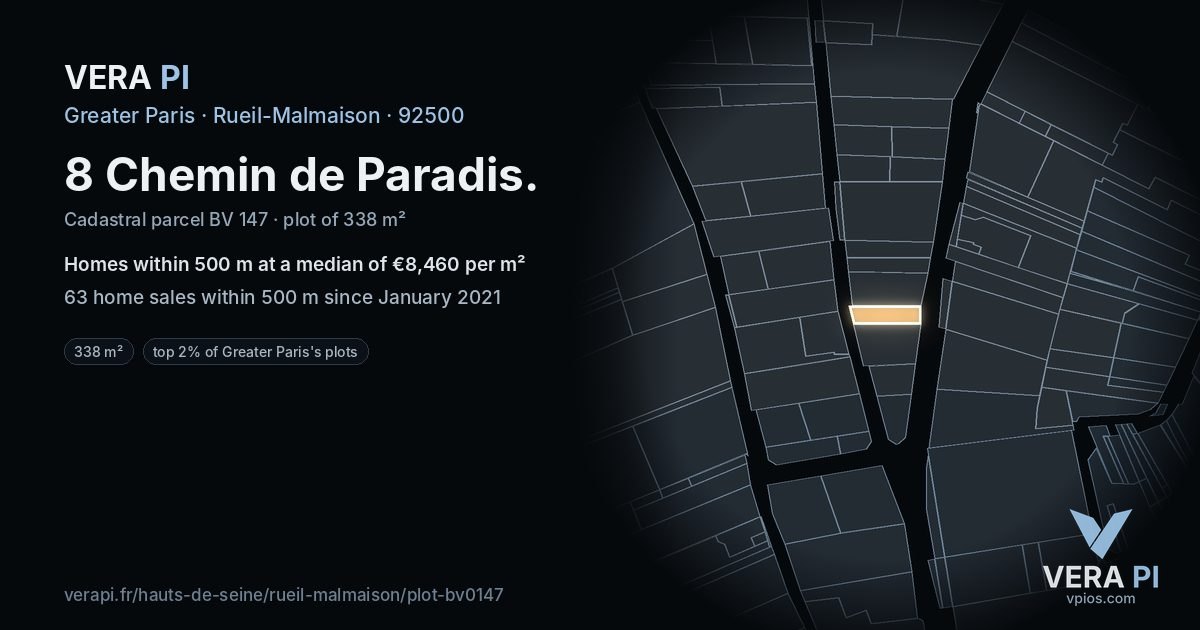 8 Chemin de Paradis, Rueil-Malmaison at night – the plot lit, the parcels around coloured by the prices near them