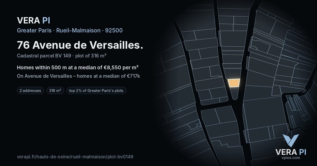 76 Avenue de Versailles, Rueil-Malmaison at night – the plot lit, the parcels around coloured by the prices near them