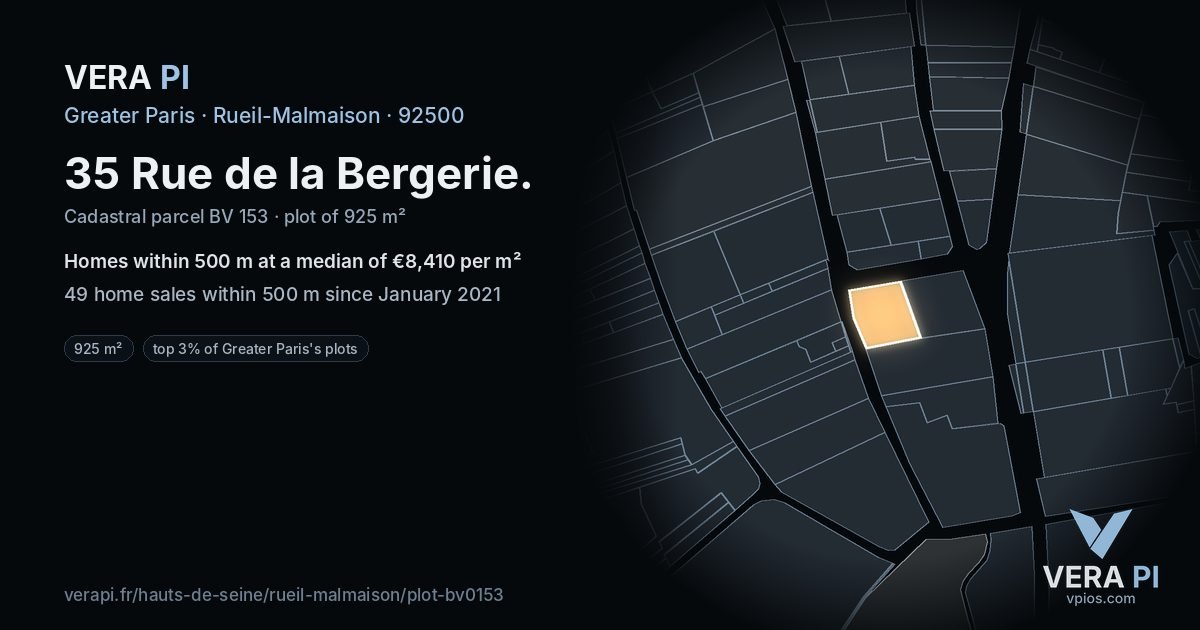 35 Rue de la Bergerie, Rueil-Malmaison at night – the plot lit, the parcels around coloured by the prices near them