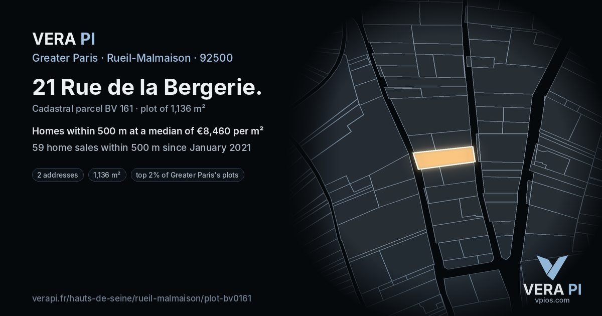 21 Rue de la Bergerie, Rueil-Malmaison at night – the plot lit, the parcels around coloured by the prices near them