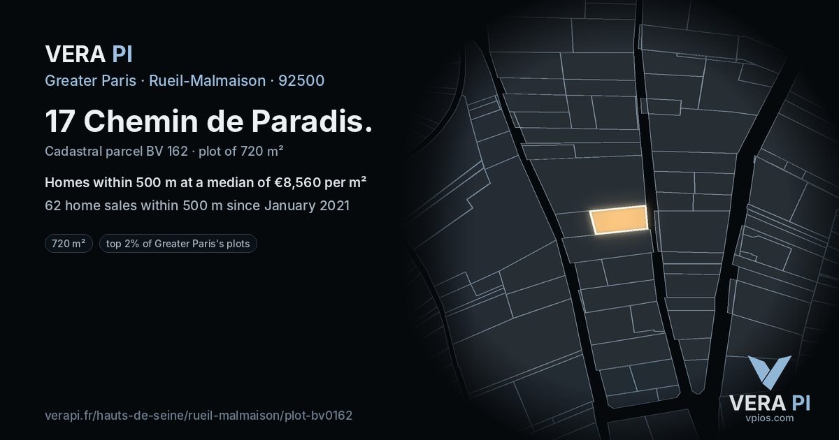 17 Chemin de Paradis, Rueil-Malmaison at night – the plot lit, the parcels around coloured by the prices near them