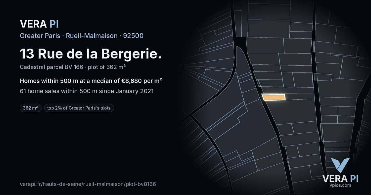 13 Rue de la Bergerie, Rueil-Malmaison at night – the plot lit, the parcels around coloured by the prices near them