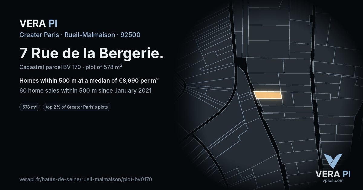 7 Rue de la Bergerie, Rueil-Malmaison at night – the plot lit, the parcels around coloured by the prices near them