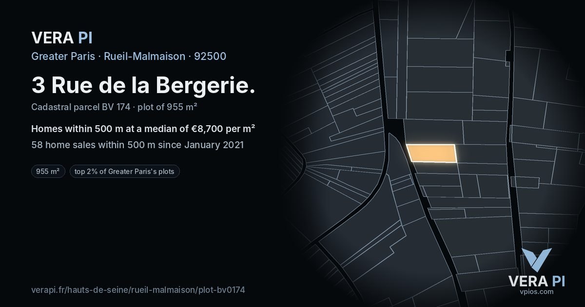 3 Rue de la Bergerie, Rueil-Malmaison at night – the plot lit, the parcels around coloured by the prices near them