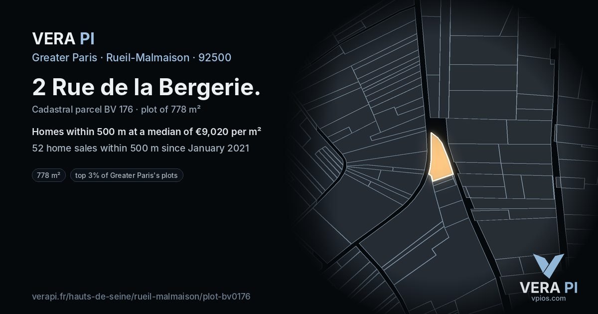 2 Rue de la Bergerie, Rueil-Malmaison at night – the plot lit, the parcels around coloured by the prices near them