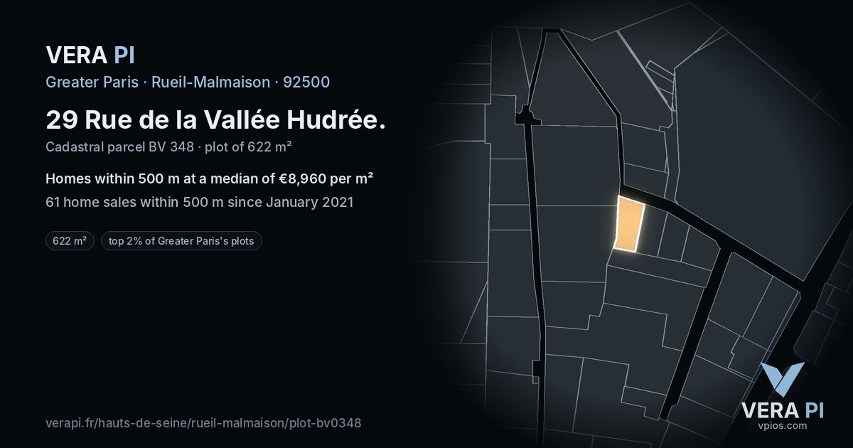 29 Rue de la Vallée Hudrée, Rueil-Malmaison at night – the plot lit, the parcels around coloured by the prices near them