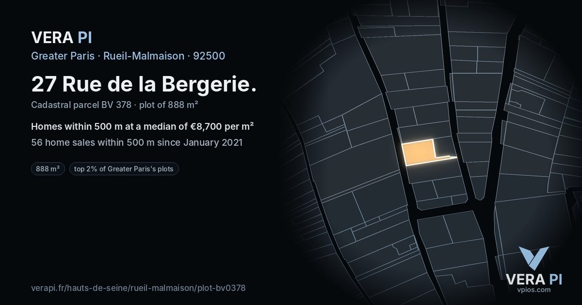 27 Rue de la Bergerie, Rueil-Malmaison at night – the plot lit, the parcels around coloured by the prices near them
