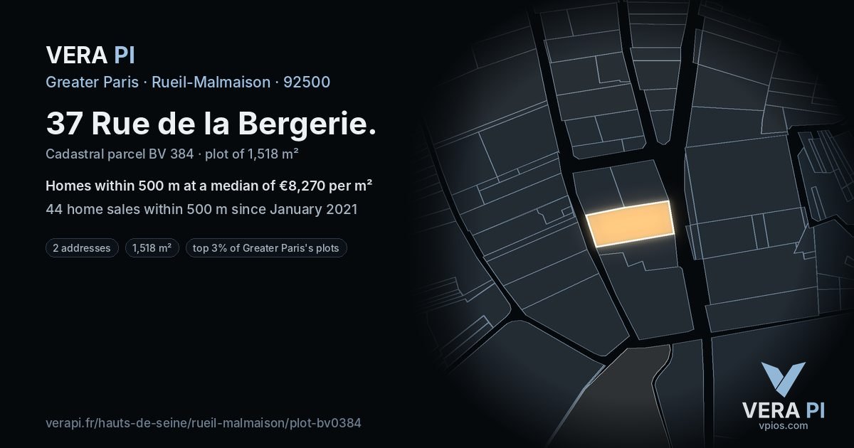 37 Rue de la Bergerie, Rueil-Malmaison at night – the plot lit, the parcels around coloured by the prices near them