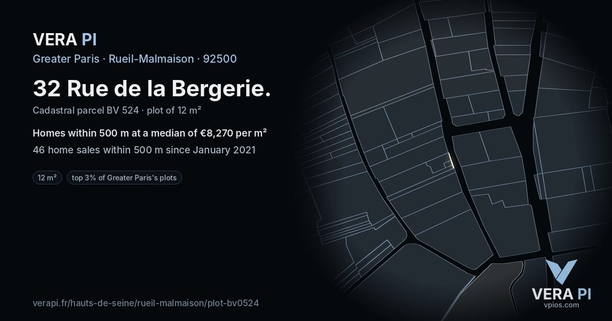 32 Rue de la Bergerie, Rueil-Malmaison at night – the plot lit, the parcels around coloured by the prices near them