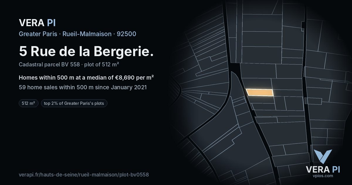 5 Rue de la Bergerie, Rueil-Malmaison at night – the plot lit, the parcels around coloured by the prices near them